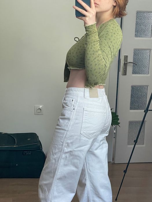 Бели дънки Pull&Bear xs-s със средна посадка