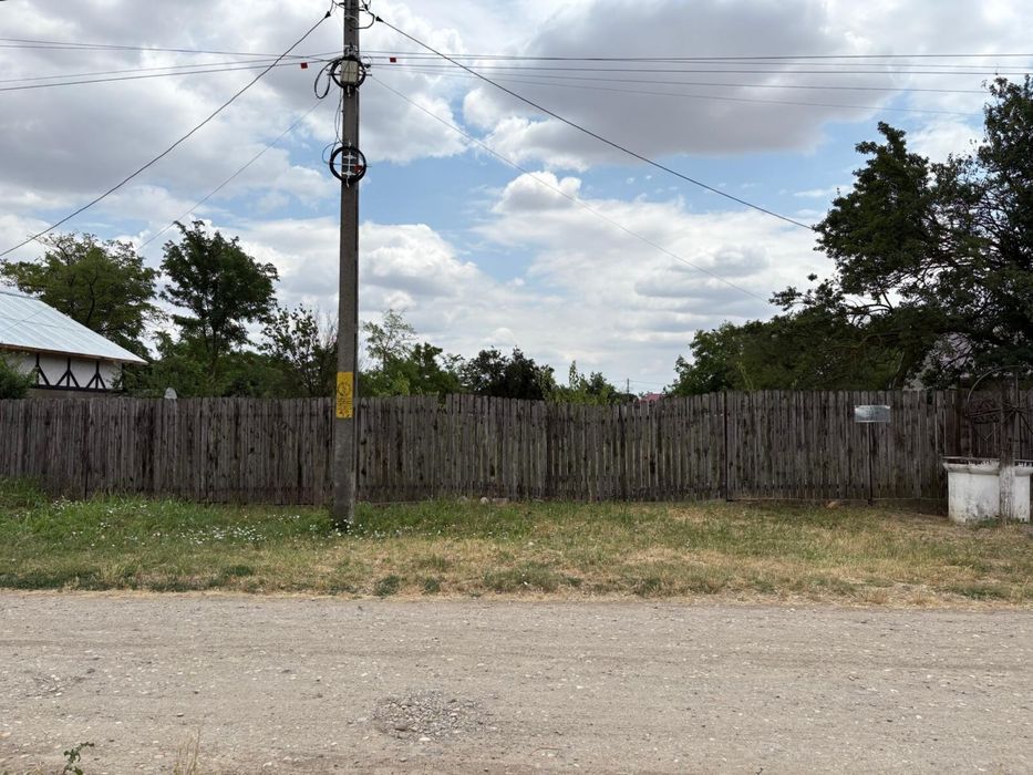 Teren de vanzare Plumbuita ( Tamadau)