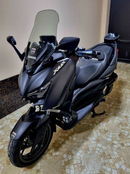 Yamaha xmax 125.