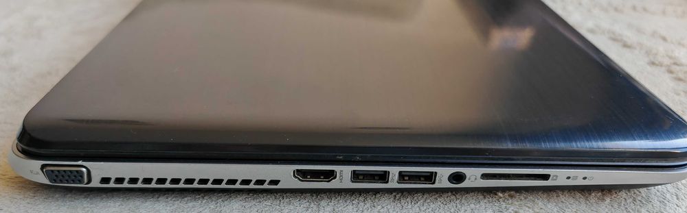 HP Pavilion 17.3" HD+ Intel i5‑4200M 8GB SSD Samsung 860EVO 250GB