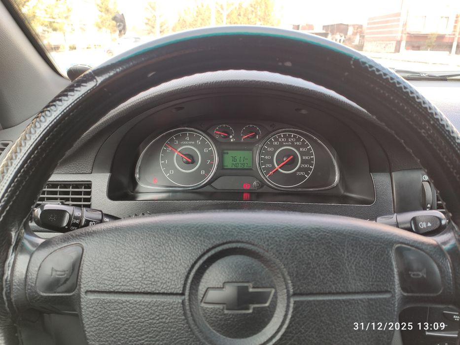 Avtomobil sotiladi halol va yangidek