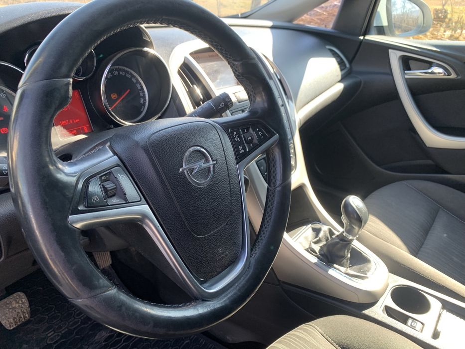 Opel Astra J 1.7 CDTI 125CP – Încălzire scaune/volan, Navi, Euro 5