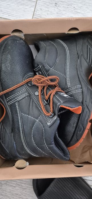 Ботинки рабочие размер 37