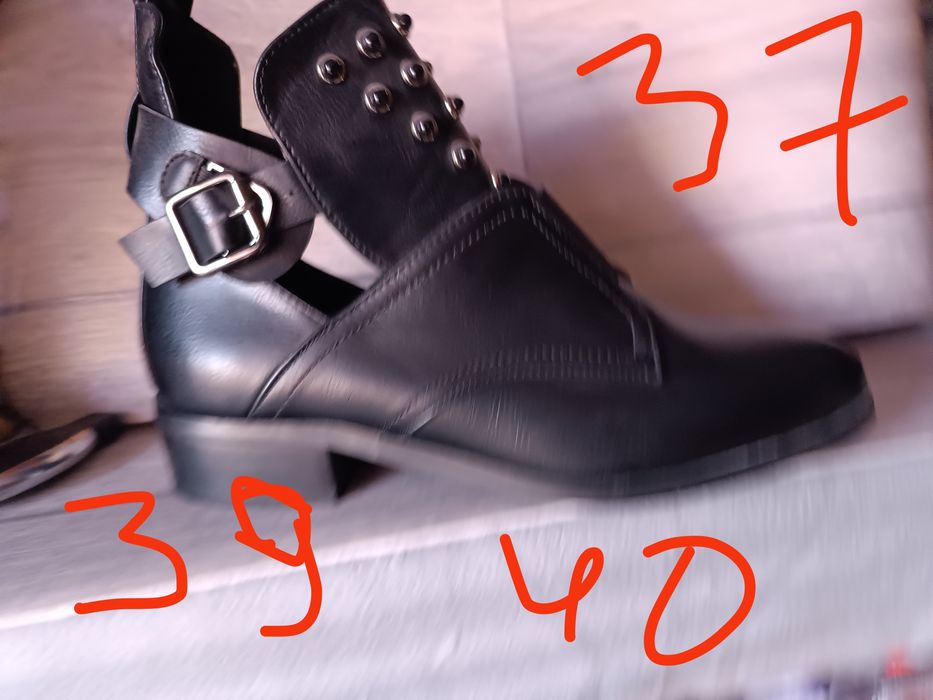 Распродажа новой обуви