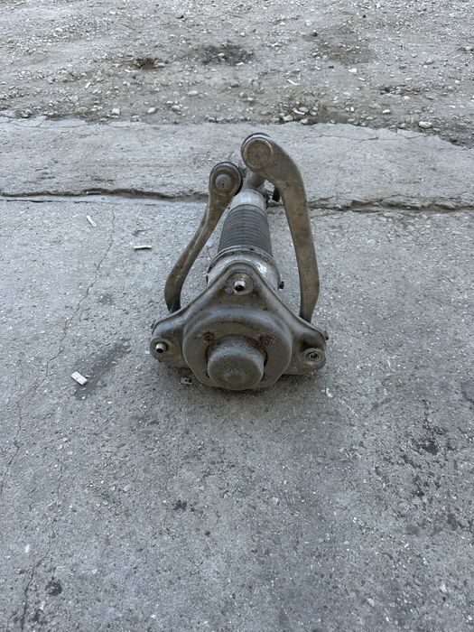 Преден ляв амортисьор въздушен за Ауди А6 C6