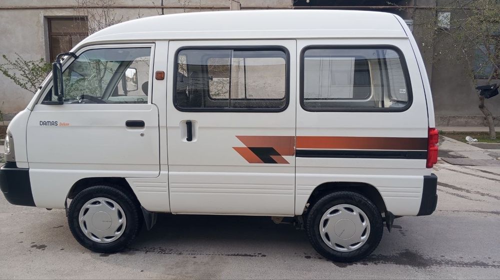 Damas engil yolovchi avtombil