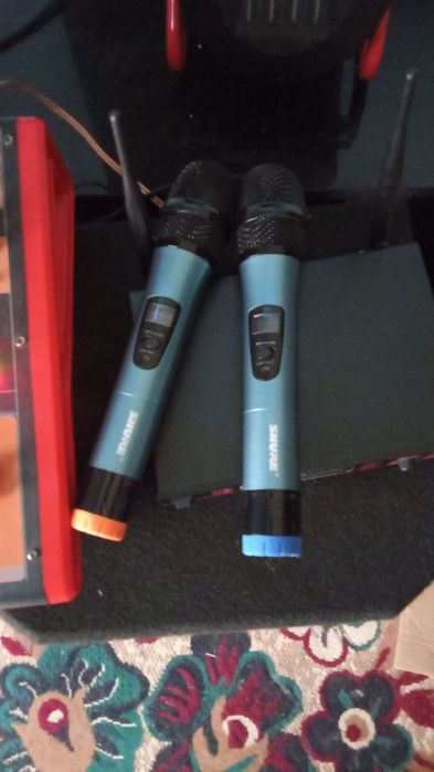 karaokega komplekt nabor sotiladi 2 oy ishlatilgan  xolati yangi