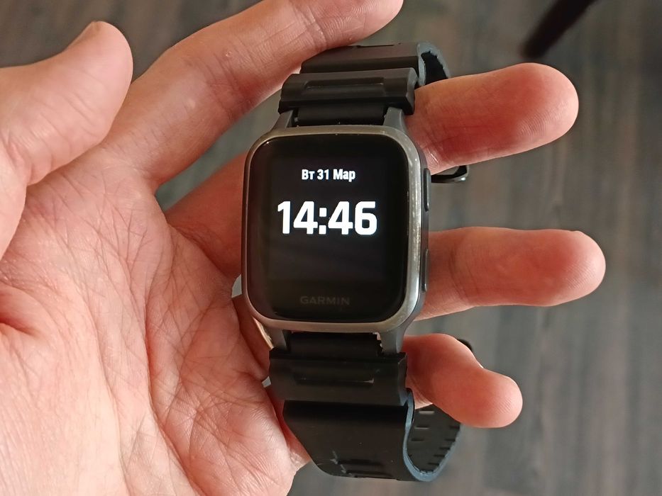 Смарт часы Garmin Venu SQ