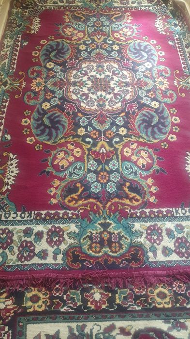 Эрон гиламлари сотилади