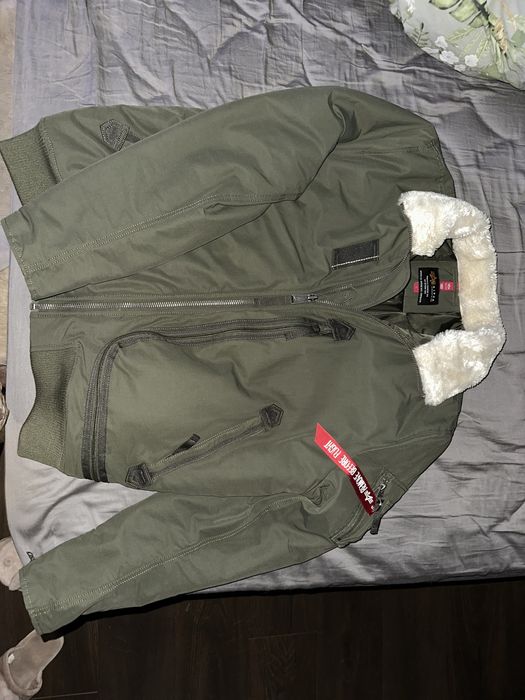 Alpha industries преходно яке