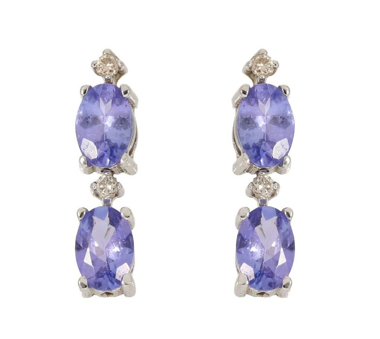Pereche de cercei din aur alb, decorată cu tanzanite și diamante