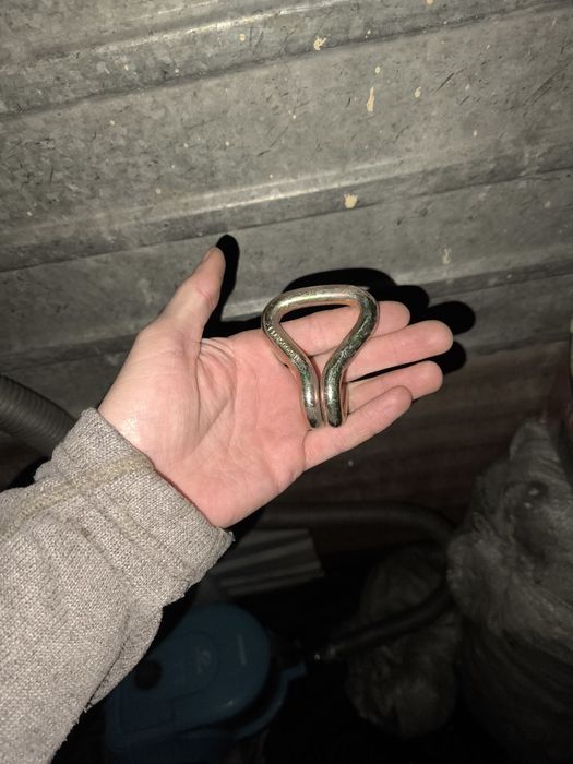 Продам крюки для крепления груза