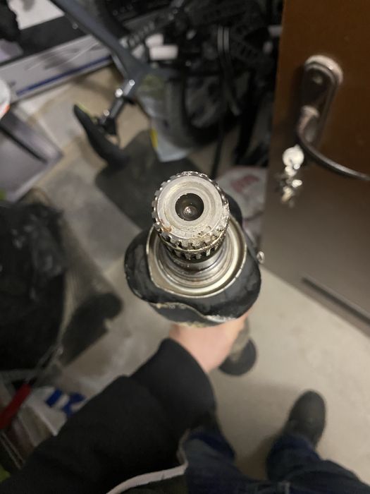 Полуоска предна дясна за ТОЙОТА АВЕНСИС Т25 1.8 TOYOTA AVENSIS T25