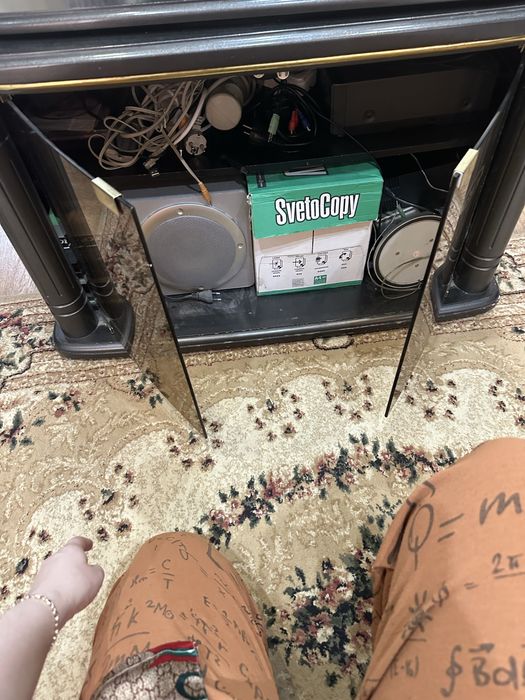 Стол под телевизор