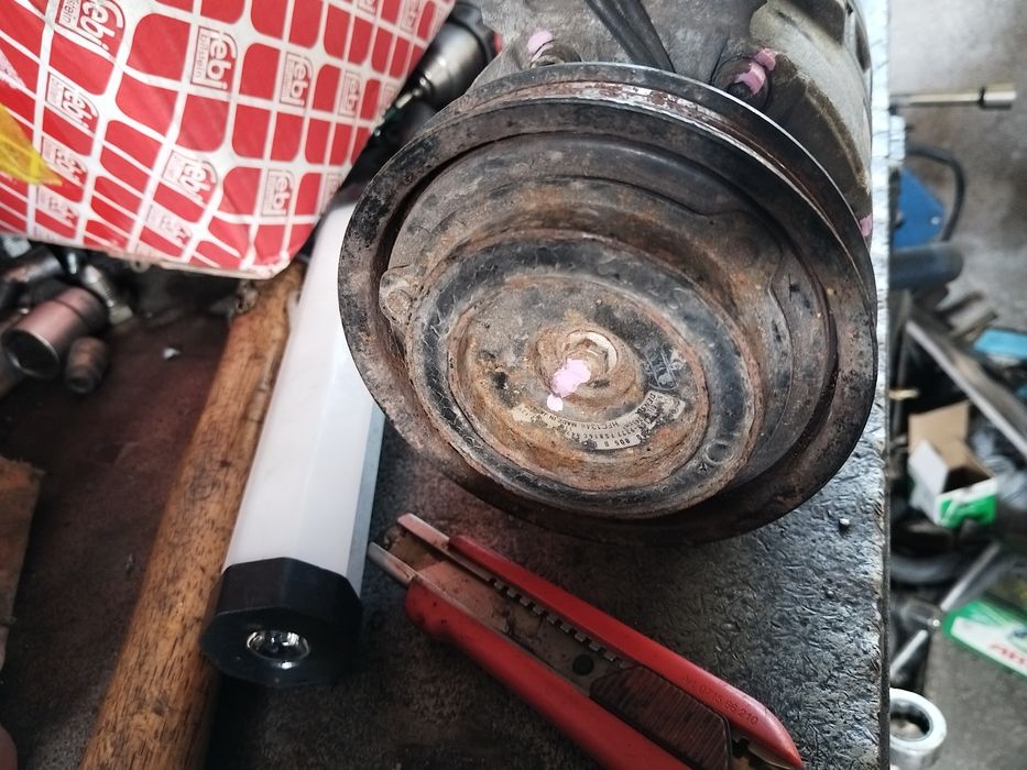 Компресор за климатик за  пасат б5