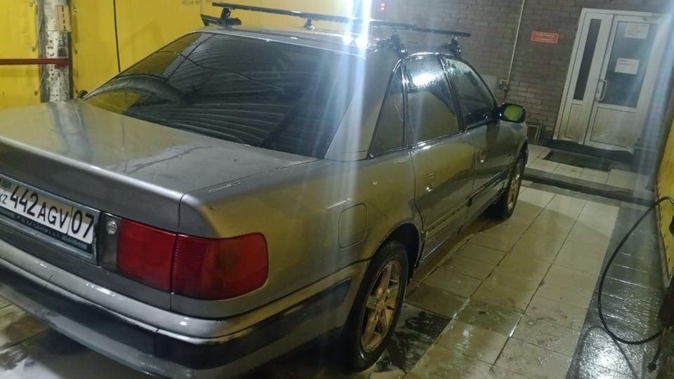 Продам ауди 100 седан
