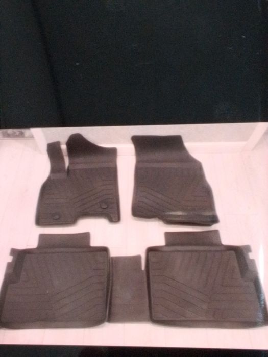 Продам коврики салон