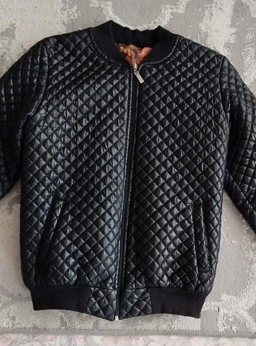 Продам куртки все по 3000 тг