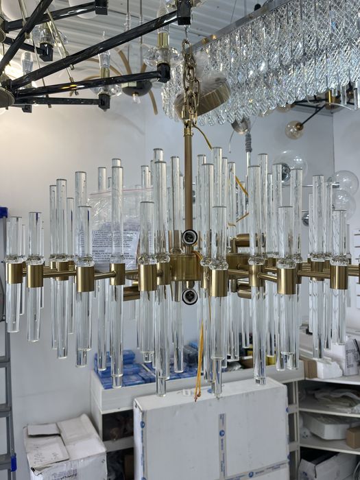 Продаю абсолютно новую люстру