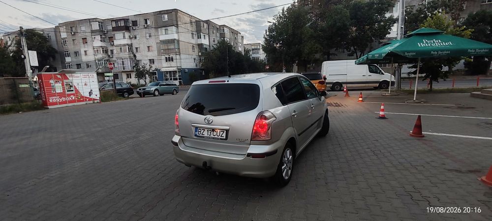 TOYOTA Corolla Verso 2004 — imagine 2
