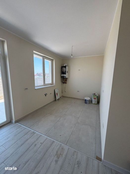 Duplex pe parter de vanzare, in Bucovat