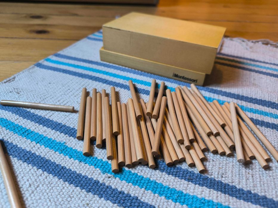 Монтесори кутия с вретена