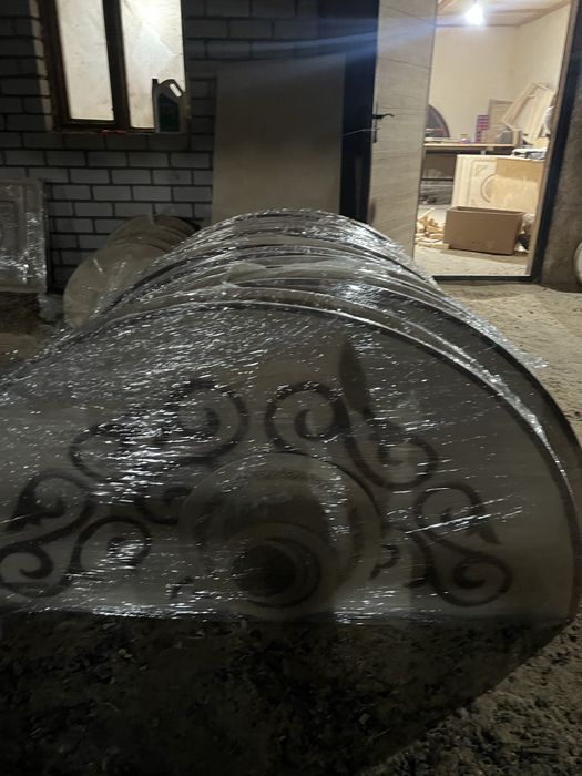 Продам стул круглый, квадратный