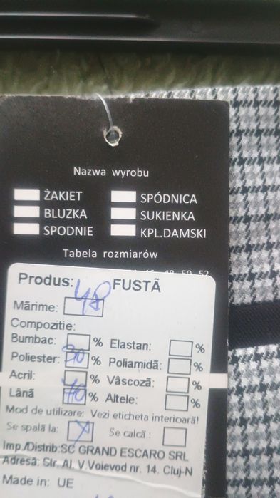 Costum cu fusta,gri,nou.