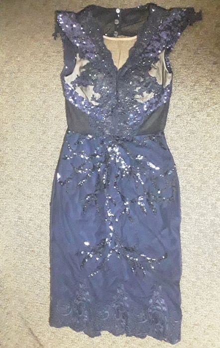 Rochie ocazie spate gol model deosebit.