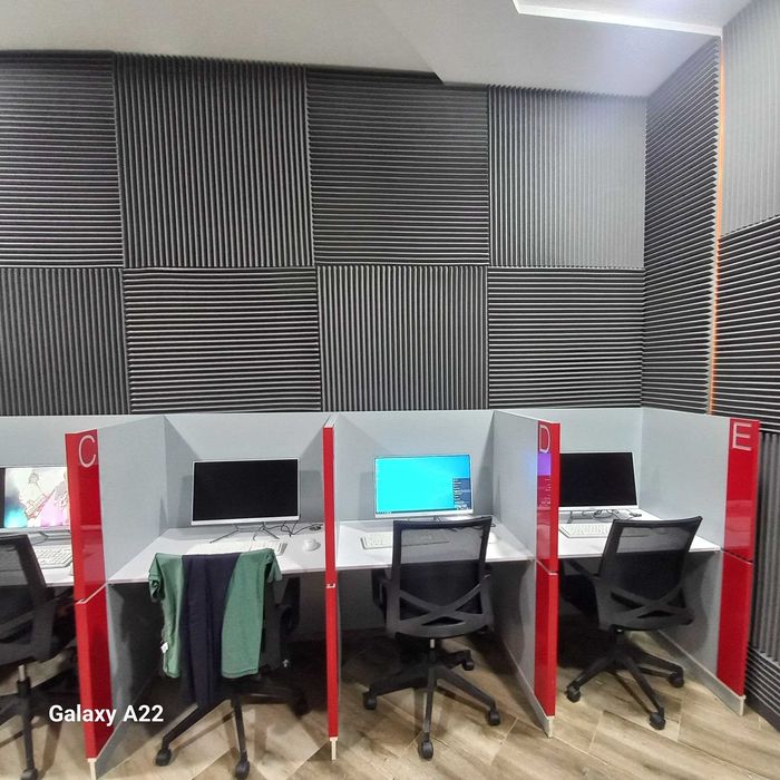 Акустик поролонларимиз, диффузорлар, акустик панелларимиз мавжуд,