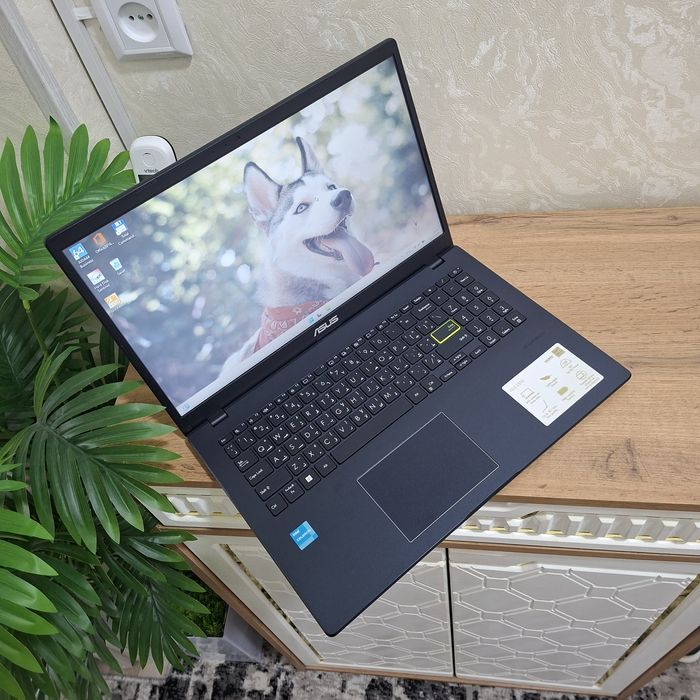 Intel Celeron N4500/ SSD 256 gb/ ОЗУ 4 gb/ Yangidek deyarli ishlamagan