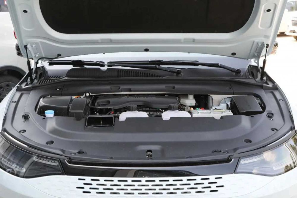 Leapmotor c01 comfort hybrid 216 naqd va halol nasiya