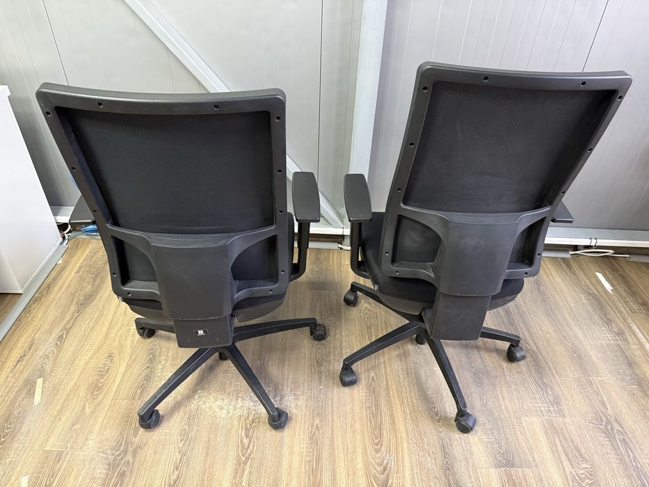 Scaun negru birou profesional
