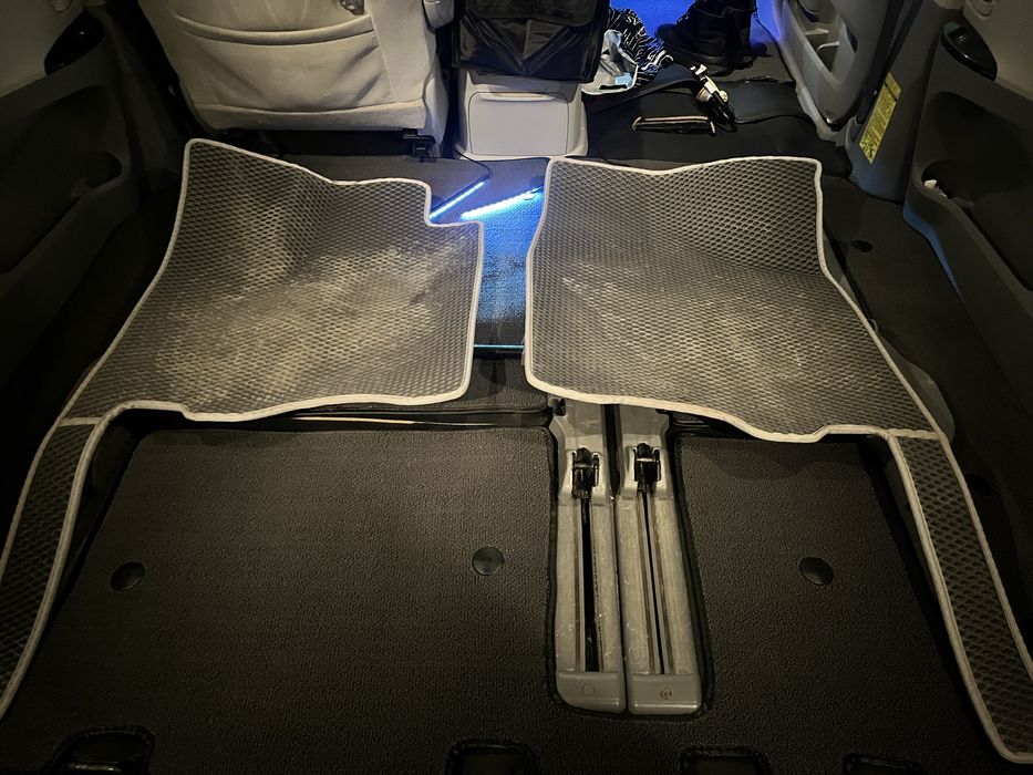 Тойота сиенна Ева полик 3 ряд