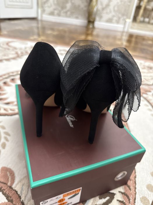 Черный каблук 37 размер