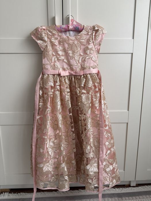 Нежное нарядное платье для девочки