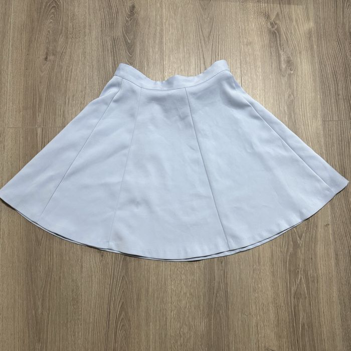 Голубая легкая юбка