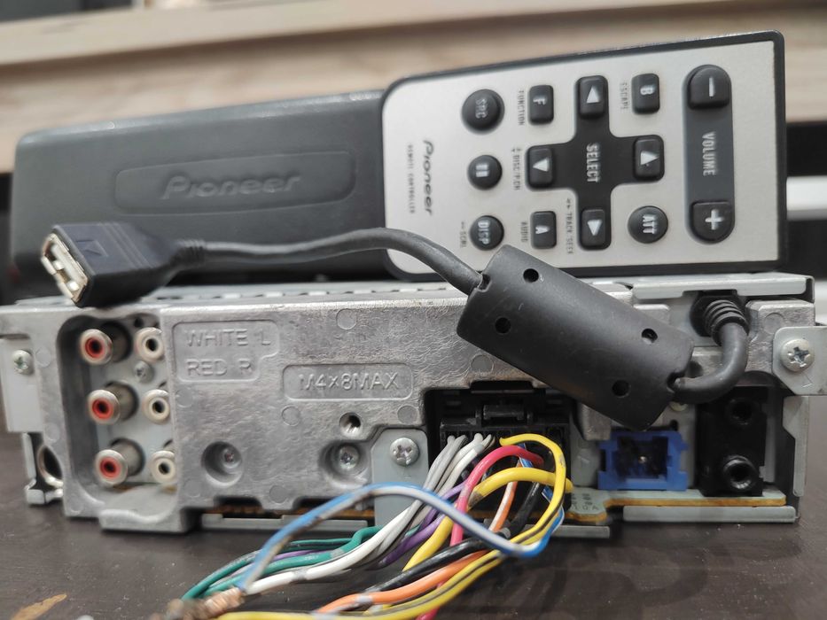 Pioneer DEH-P5000UB USB / AuX / CD / MP3