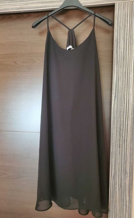 Малка черна рокля