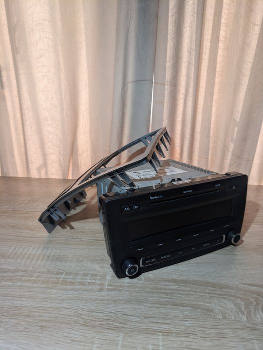 Radio Skoda Swing cu tot cu ramă
