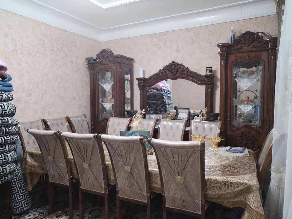 Стол, 12 стульев,комод,пинал