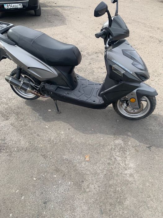 Продам скутер 150 кубов