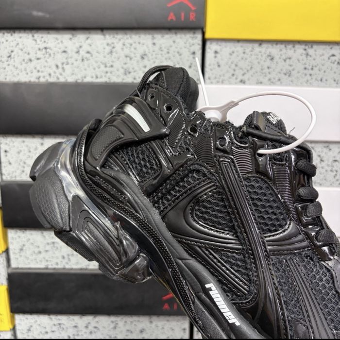 Balenciaga Runner LED