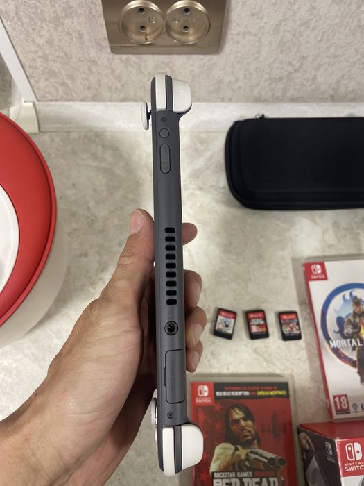 Нинтендо свитч лайт с играми