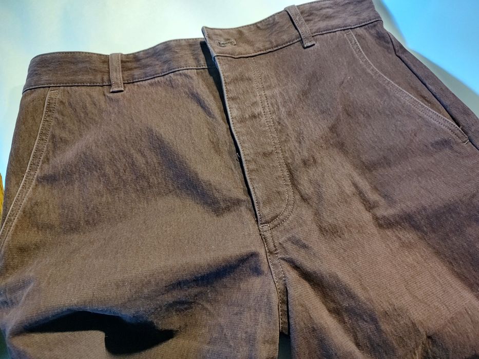 Pantaloni COS damă, mărimea 38, culoare burgund, stare excelentă.