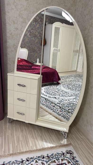 Продам спальный гарнитур