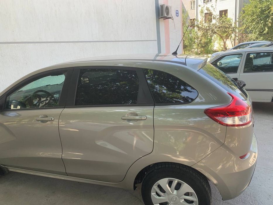LADA XRay 1.8 AMT, 2019 год — один владелец, без окрасов