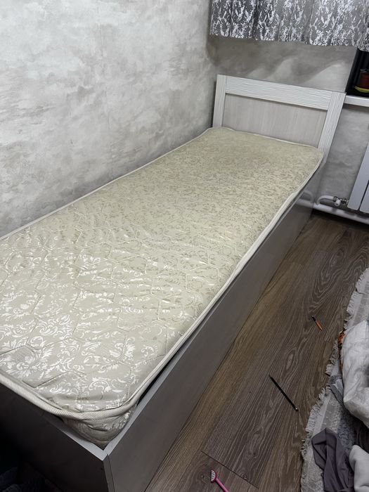 Продам кровать 80:200
