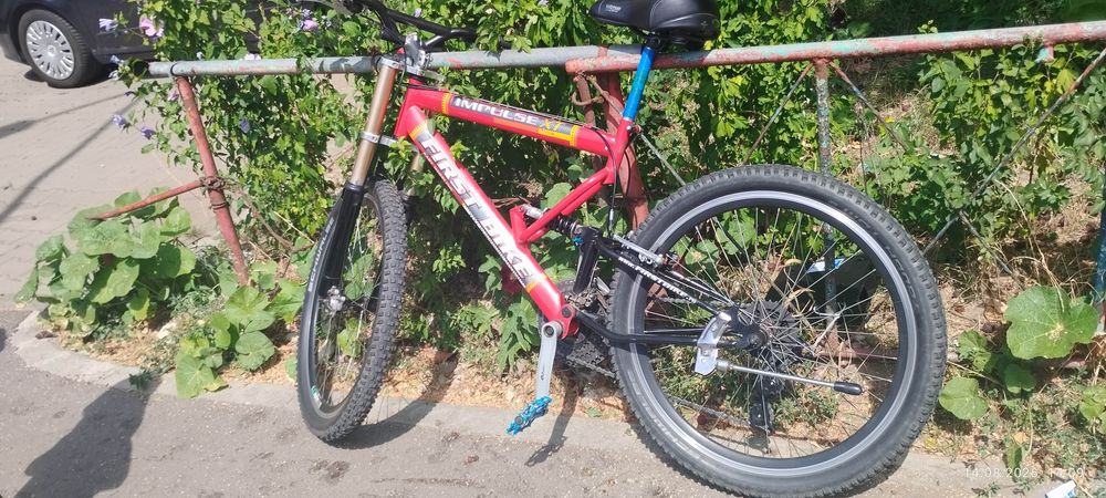 Bicicleta first bike mountain bike
