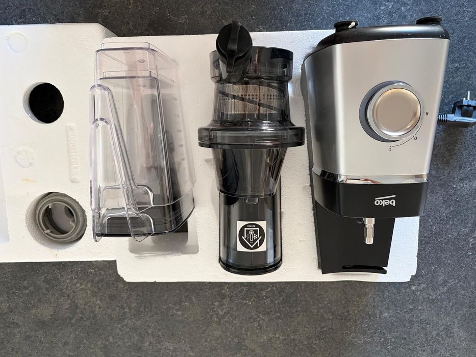 Beko Slow Juicer - Storcator de fructe